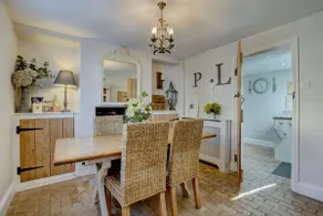 April Cottage, Charming Coastal Cottage Near the Beach in Winterton-on-Sea - Image 3