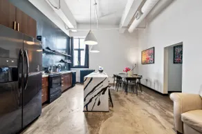 Spacious Loft 2 bedroom in N Oakland 400, sleeps 8 - Image 5