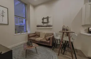 Downtown Loft | Walk Anywhere | Ideal for Nurses! - Image 5