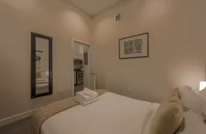 Downtown Loft | Walk Anywhere | Ideal for Nurses! - Image 4