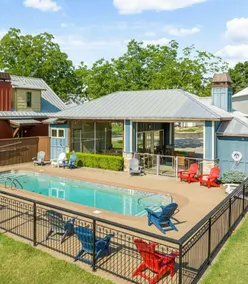 15% off gorgeous cottage, hot tub, pool, fishing ponds, streams, waterfalls! - Image 3