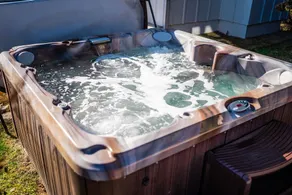 15% off gorgeous cottage, hot tub, pool, fishing ponds, streams, waterfalls! - Image 2