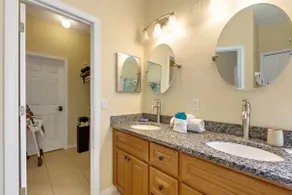 2 Suites, 1 King, 5 beds- Pool, Games Room #810 villa - Image 4