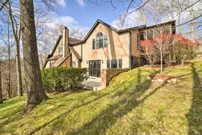 Relax Poolside! Family Getaway in Nashville Area - Image 3