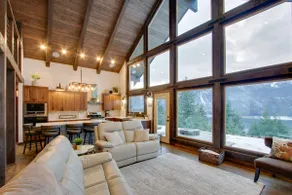 Shared Game Room: Dazzling Cle Elum Home - Image 3