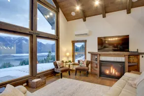 Shared Game Room: Dazzling Cle Elum Home - Image 4