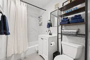 2BR In Times Square Near Restaurants, FIFA - Image 4