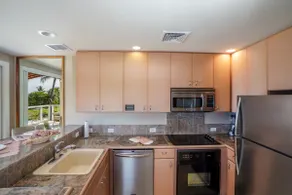 Side by side penthouse suites with Central Air and - Image 4
