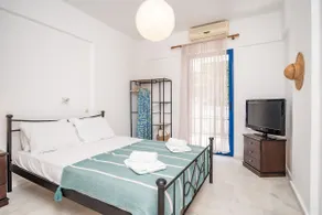 Hippocampus Apartments 2 min walk from the beach - Image 2