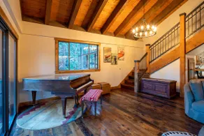 2 Blocks to Lake Tahoe! Group Gem w/ Hot Tub - Image 5