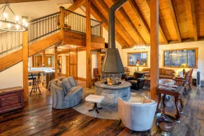 2 Blocks to Lake Tahoe! Group Gem w/ Hot Tub - Image 4