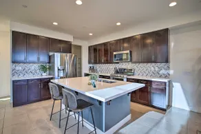 Lakefront Indio Villa: Private Pool & On-Site Golf - Image 3