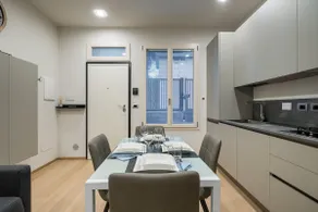 Apartment-Apartment-Private Bathroom with - Image 2