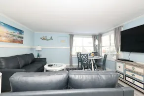 The Mermaid: Heated Pool, 4 Houses to Beach - Image 4