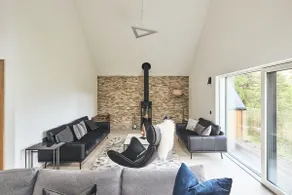 Luxury cabin with stunning views of the Loch - Image 4