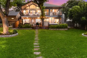 Waterfront LBJ Escape | Dock, Hot Tub & Sleeps 13 - Image 2
