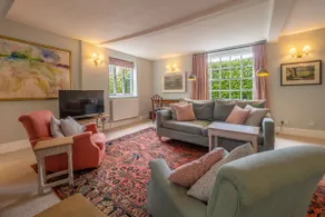 Gothic House Cottage - Image 3
