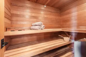 RAVEN WOOD, 400 FT TO SKI RUNS, HOT TUB, SAUNA, PRIVATE - Image 5