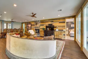 Hot Tub, Game Room & More! Lakefront Home in Afton - Image 4