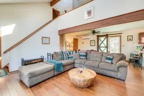 Fire Pit & Gas Grill: Charming Poconos Abode! - Image 4