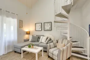 Charming Condo on Lake Erie w/ Community Pool - Image 5