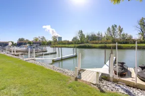 Charming Condo on Lake Erie w/ Community Pool - Image 2