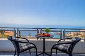 Ocean Breeze Apt by Dream Homes Tenerife - Image 3