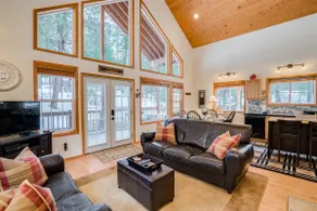 Base Camp Lodge - Image 2