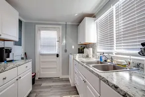 Downtown Lenoir City 2 Bedroom House - Image 5