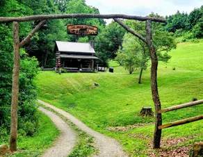 Renovated 1800s Pioneer Cottage - Image 2