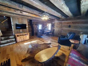 Renovated 1800s Pioneer Cottage - Image 4
