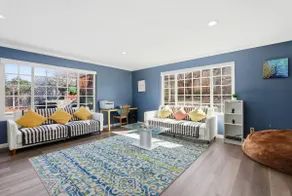Spacious Pool Retreat for 12 - Image 3