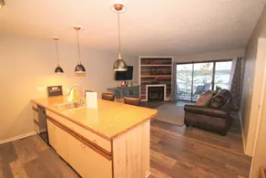 Hawks Nest 122-Lakefront condo-King Bed - Image 2