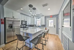 Modern Retreat ~ 1/2 Mi to Bryant-Denny Stadium - Image 2