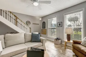 Sunny Daze - Hosted by Moore AI Rentals - Image 3