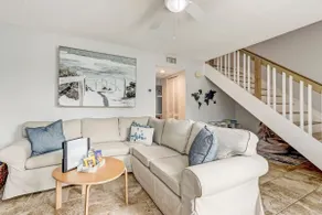 Sunny Daze - Hosted by Moore AI Rentals - Image 2