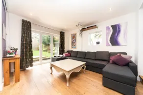 Bright & Spacious Home 10 min from Elizabeth line - Image 5