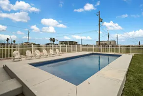 Huge Home With Game Room, Large Deck and Bunk Room - Image 3