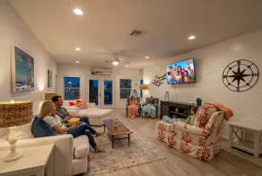 Huge Home With Game Room, Large Deck and Bunk Room - Image 4
