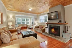 Gorgeous Union Pier Home Close To Beach and Downtown! - Image 2