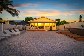 Serendipity Gulfront - Hot Tub - Heated Pool -Golf Cart - Image 5