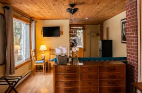 The Suite - Myers Cave Resort - Image 4