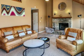 Hike, Golf & Swim! Rumbling Bald Resort Mtn Home - Image 2