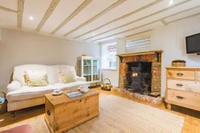 Oast Barn Cottage by Bloom Stays - Image 2