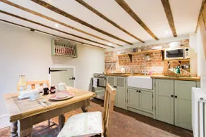 Oast Barn Cottage by Bloom Stays - Image 4