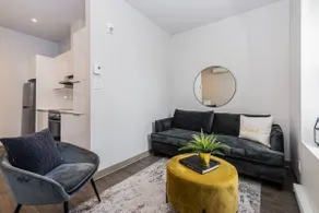 Stylish & Fun 1 Bedroom Apartment in Le Plateau by Den Stays - Image 2