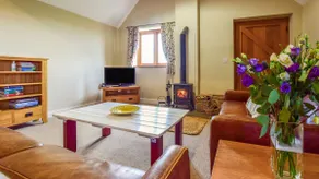 Cider House, Oosland Farm - Image 3