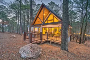 Modern Cabin w/ Hot Tub: 1 Mi from Hochatown! - Image 3