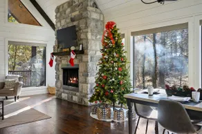 Modern Cabin w/ Hot Tub: 1 Mi from Hochatown! - Image 2
