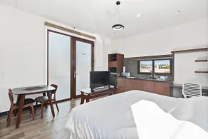 +MS +Accessible Loft Suite +Very Well Located +Highway - Image 4
